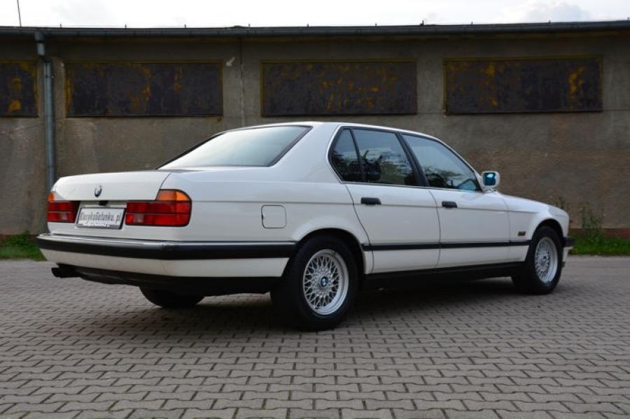  BMW 740i (E32) 1992 года  (UK) (фото 31 из 170)